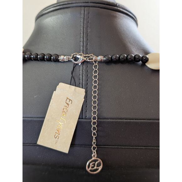 Erica Lyons Black & White Shell Disk 19"-22" Necklace NWT - Picture 5 of 6